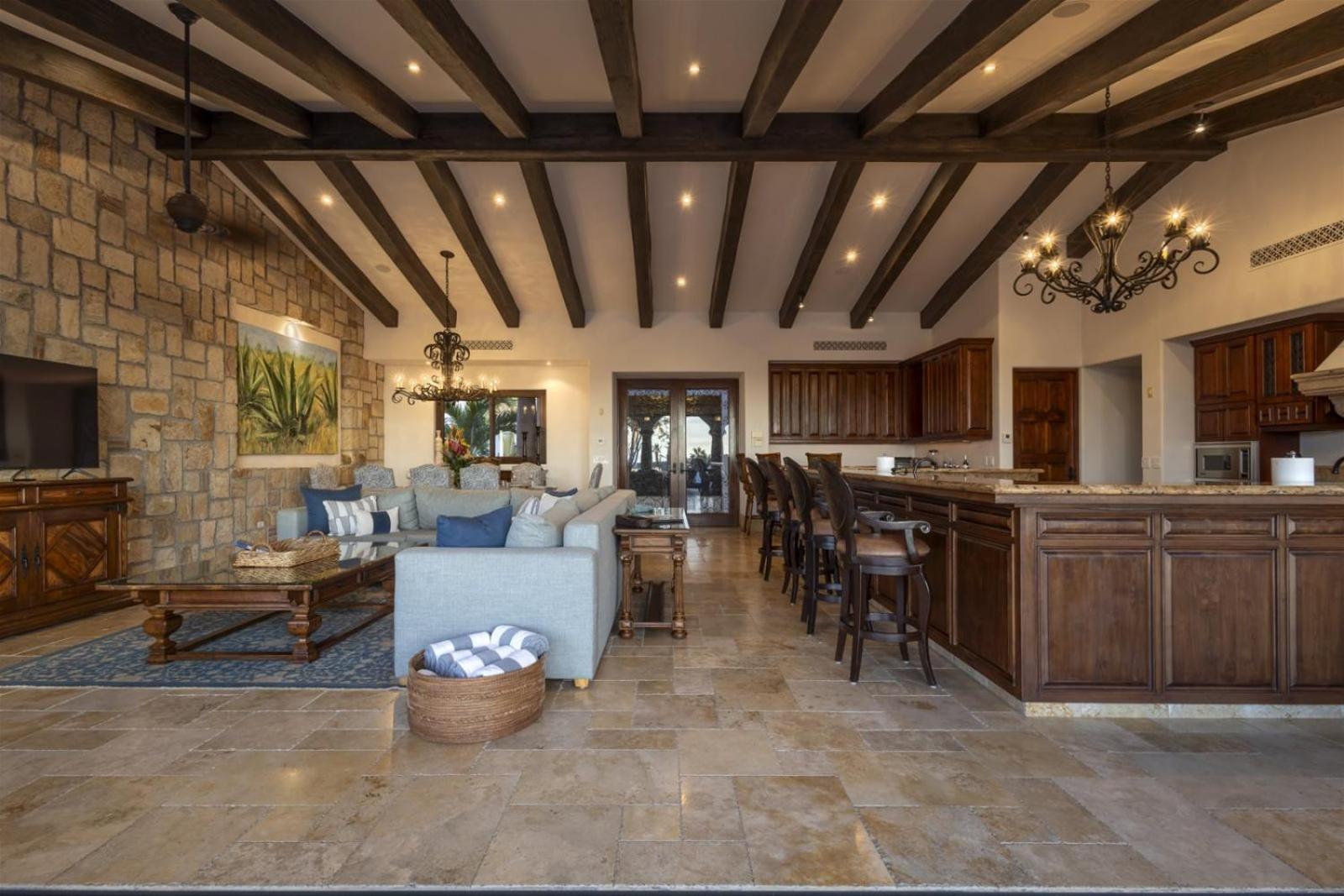Villa Luxury 7-bd Hacienda-style With Butler & Staff