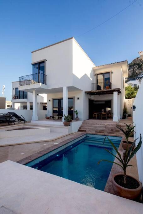 Casa Gallo, Heated Pool, Exclusive & Great Location Casa de férias