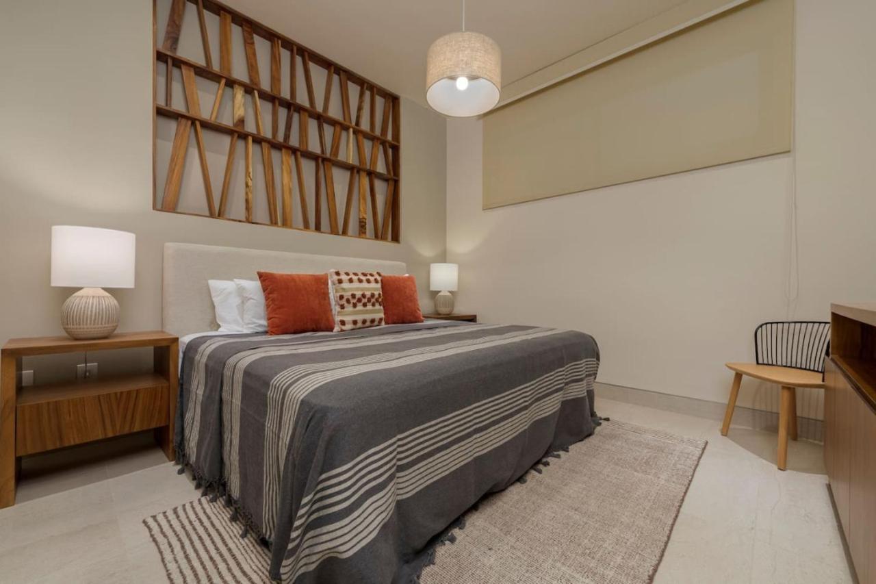 Holiday home Luxurious New 3br With Ocean And Arch Views