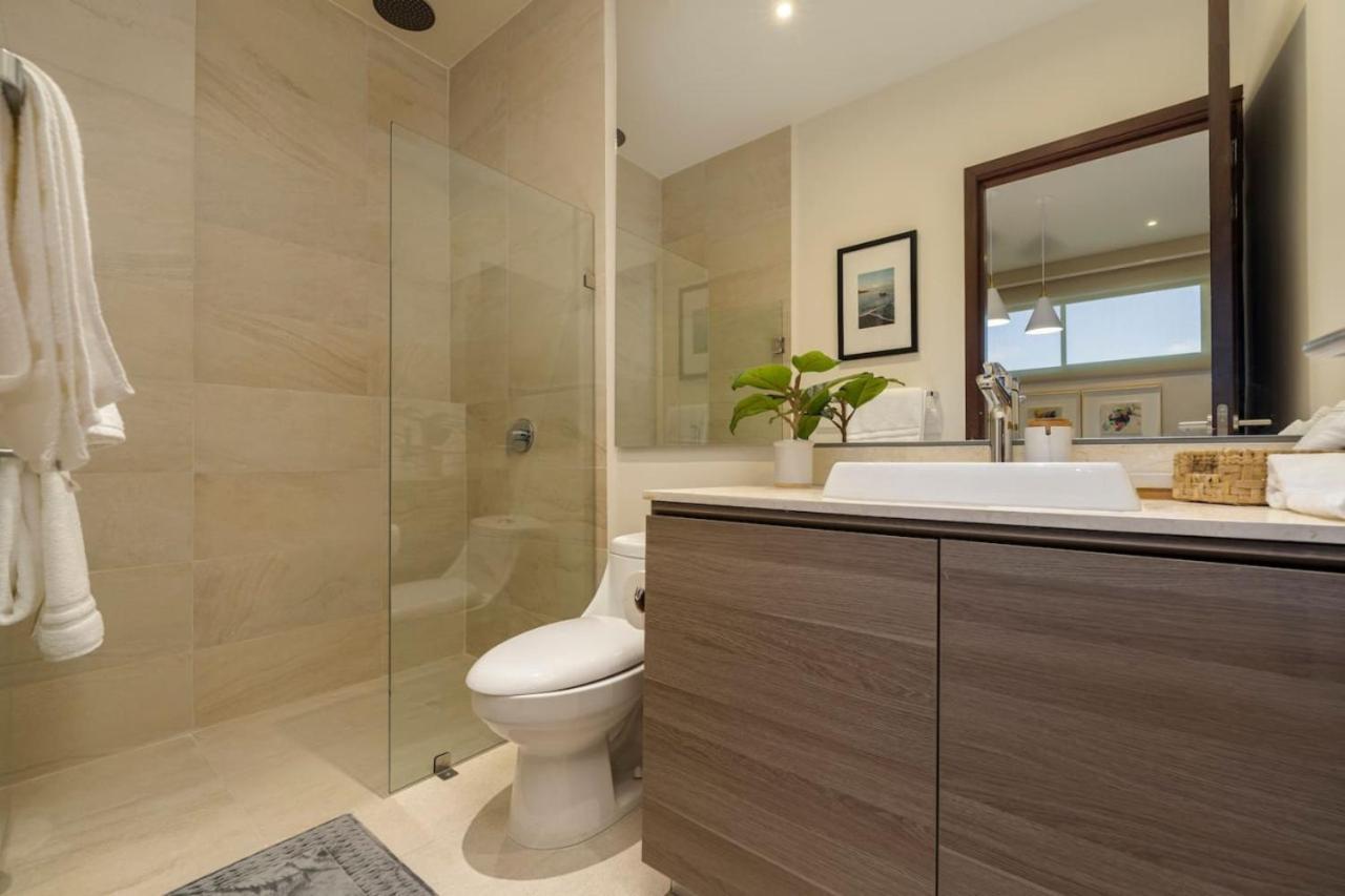 Holiday home Luxurious New 3br With Ocean And Arch Views *