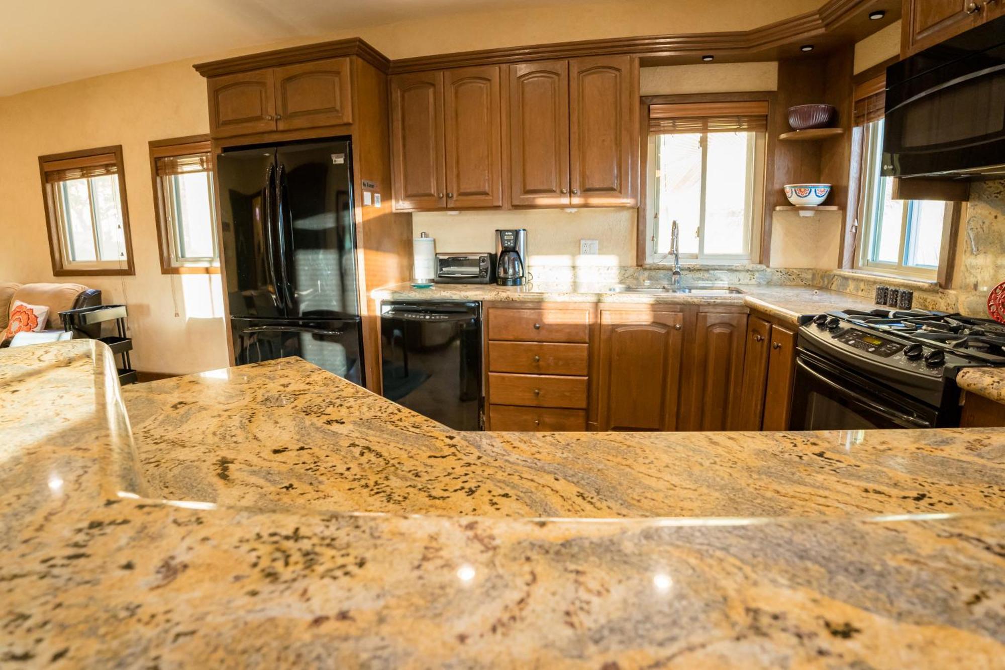 Cabo's Hidden Gem! Steps To The Marina Or Apartamento Cabo San Lucas