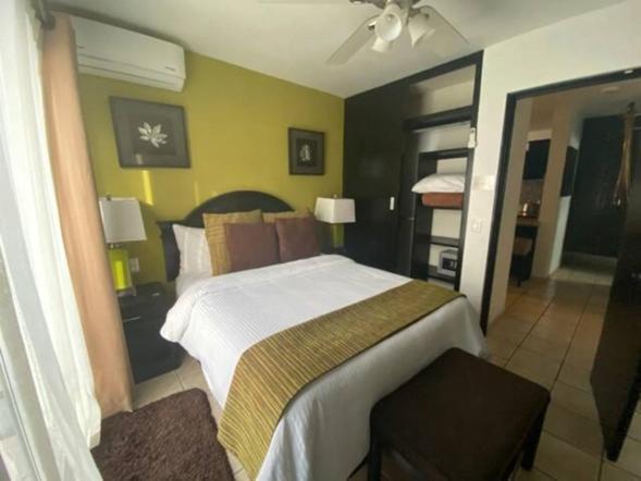Irresistible 2bd Ph Close To