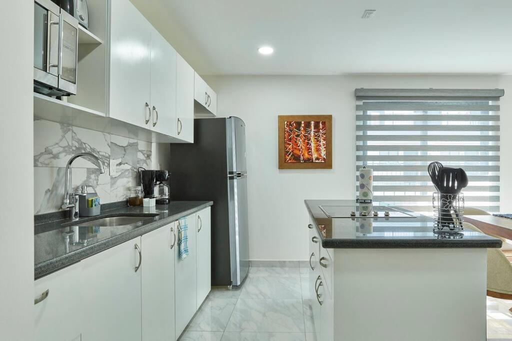 Apartamento Spacious 1-bdrm In Heart Of Cabo! *