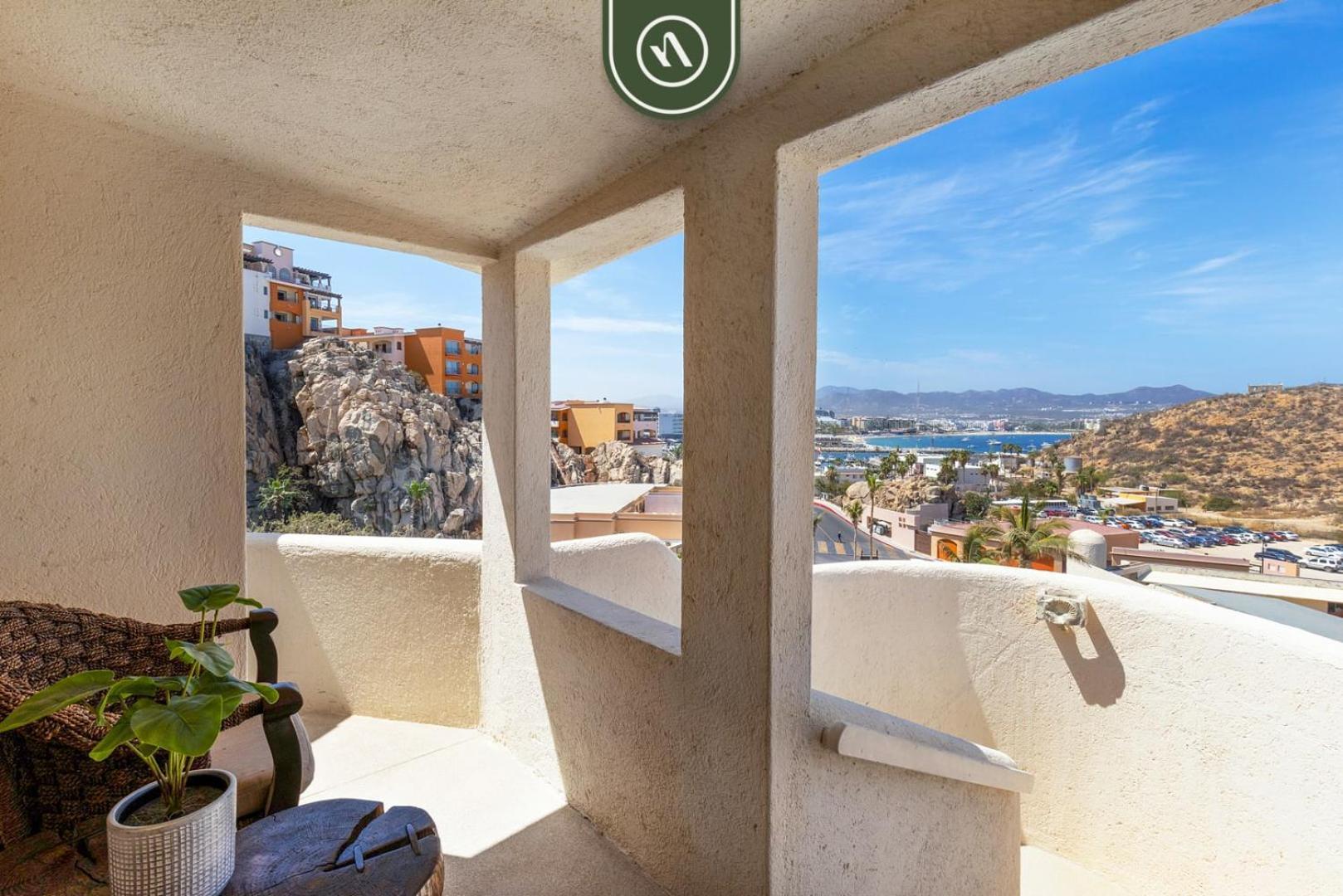 Apartment Oceanview 1 Bedroom With Access - King Bed Cabo San Lucas