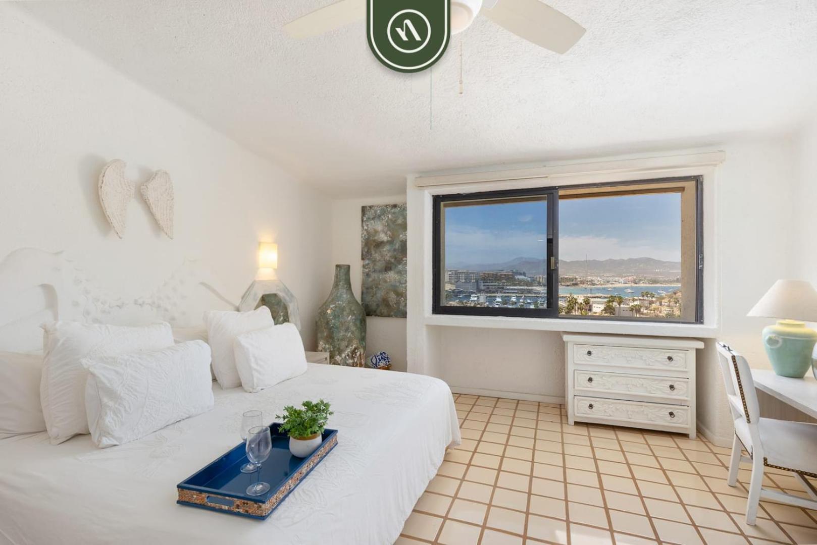 Oceanview 1 Bedroom With Access - King Bed *