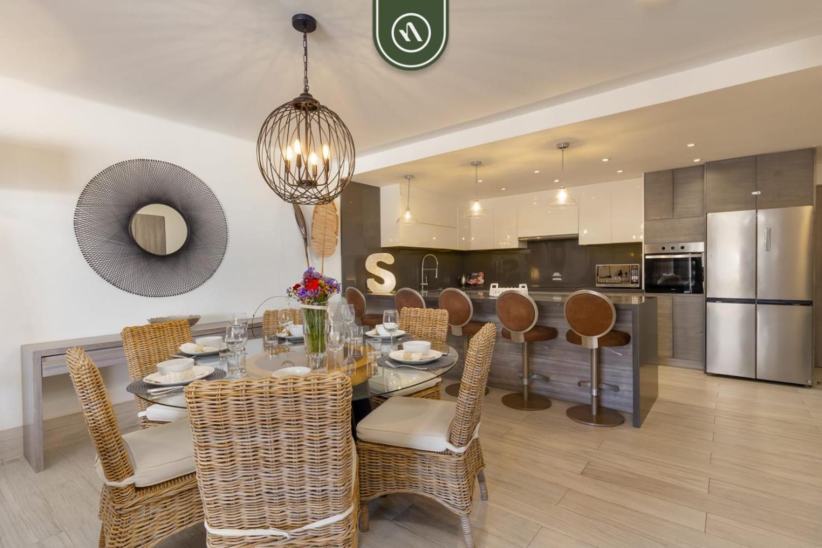 Beachview 3 Bedroom - Oceanfront Pool - Apartamento *