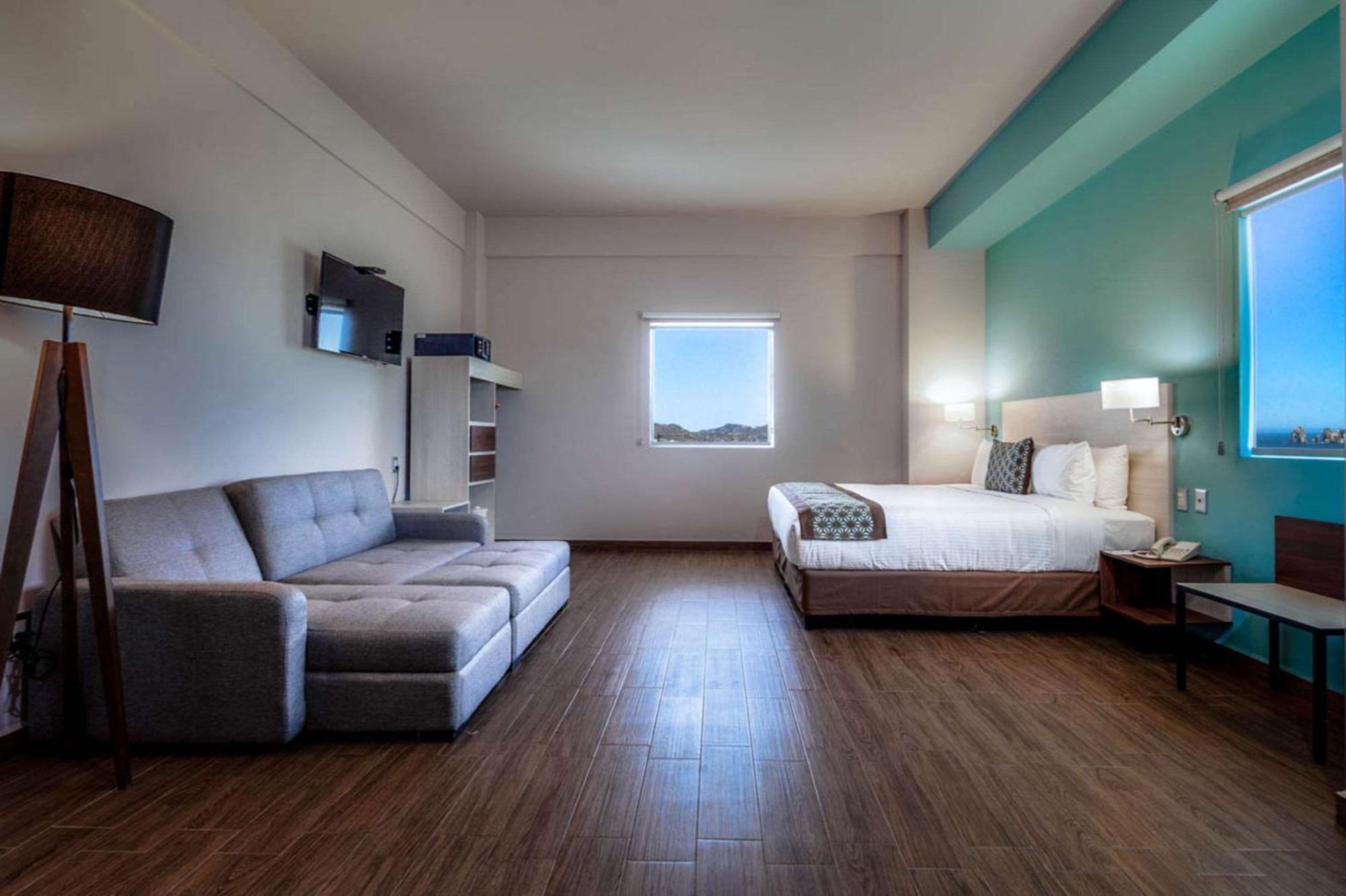 Comfort Inn&suites Cabos 4*