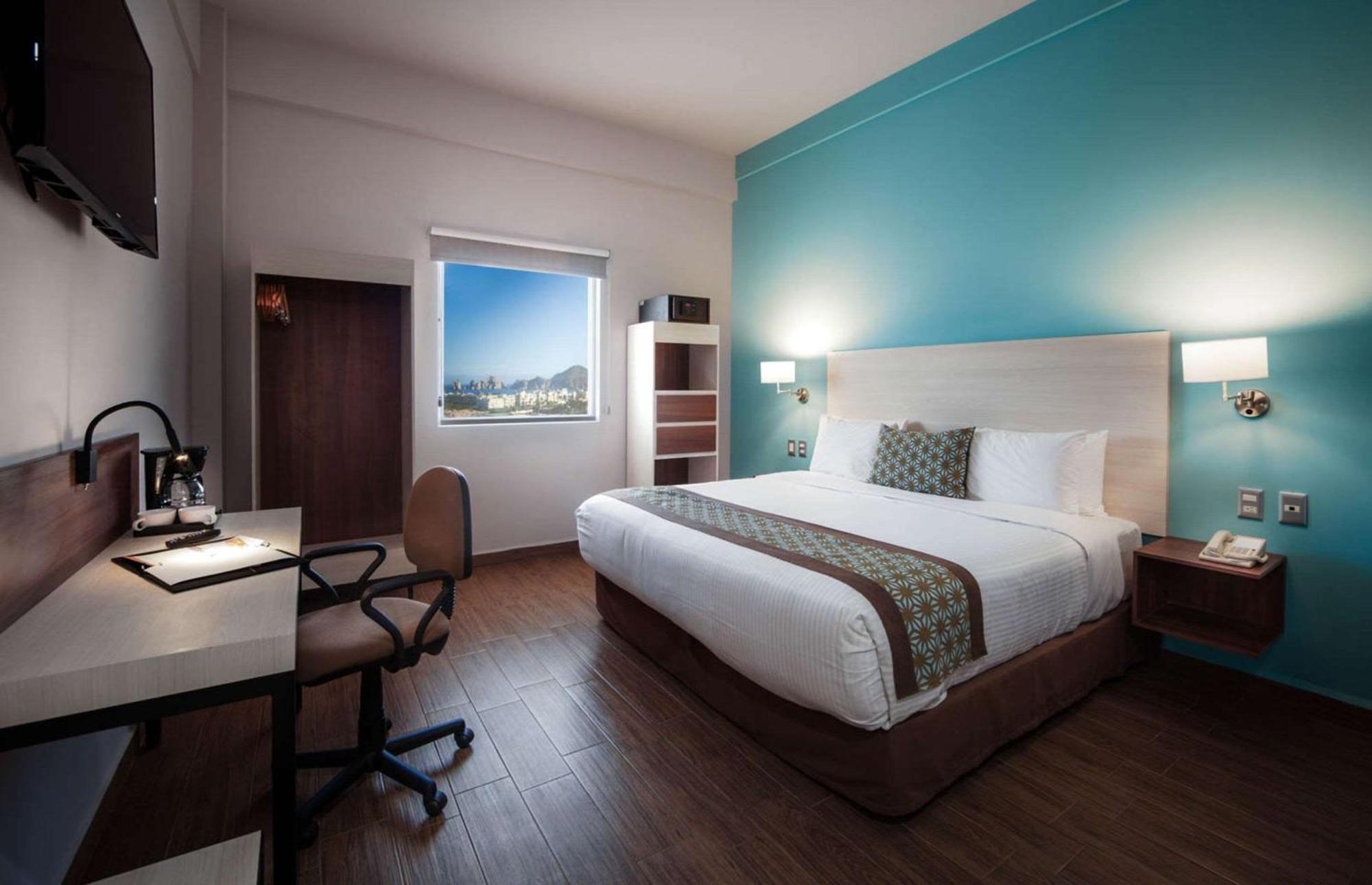 Comfort Inn&suites Cabos Cabo San Lucas