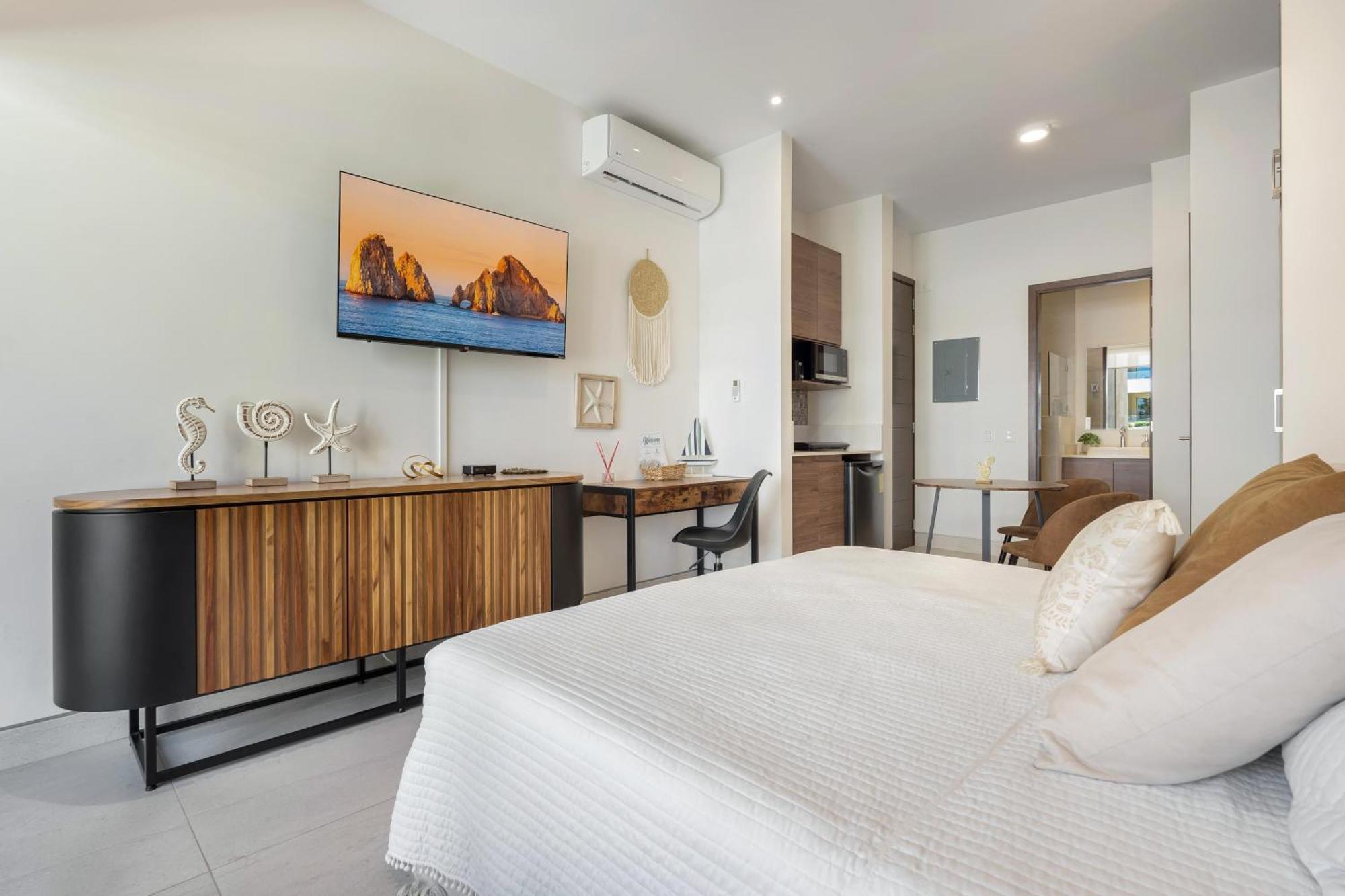 Loft Con Balcon Privado, Estacionamiento Gratis - Un Oasis En Cabos Apartment *