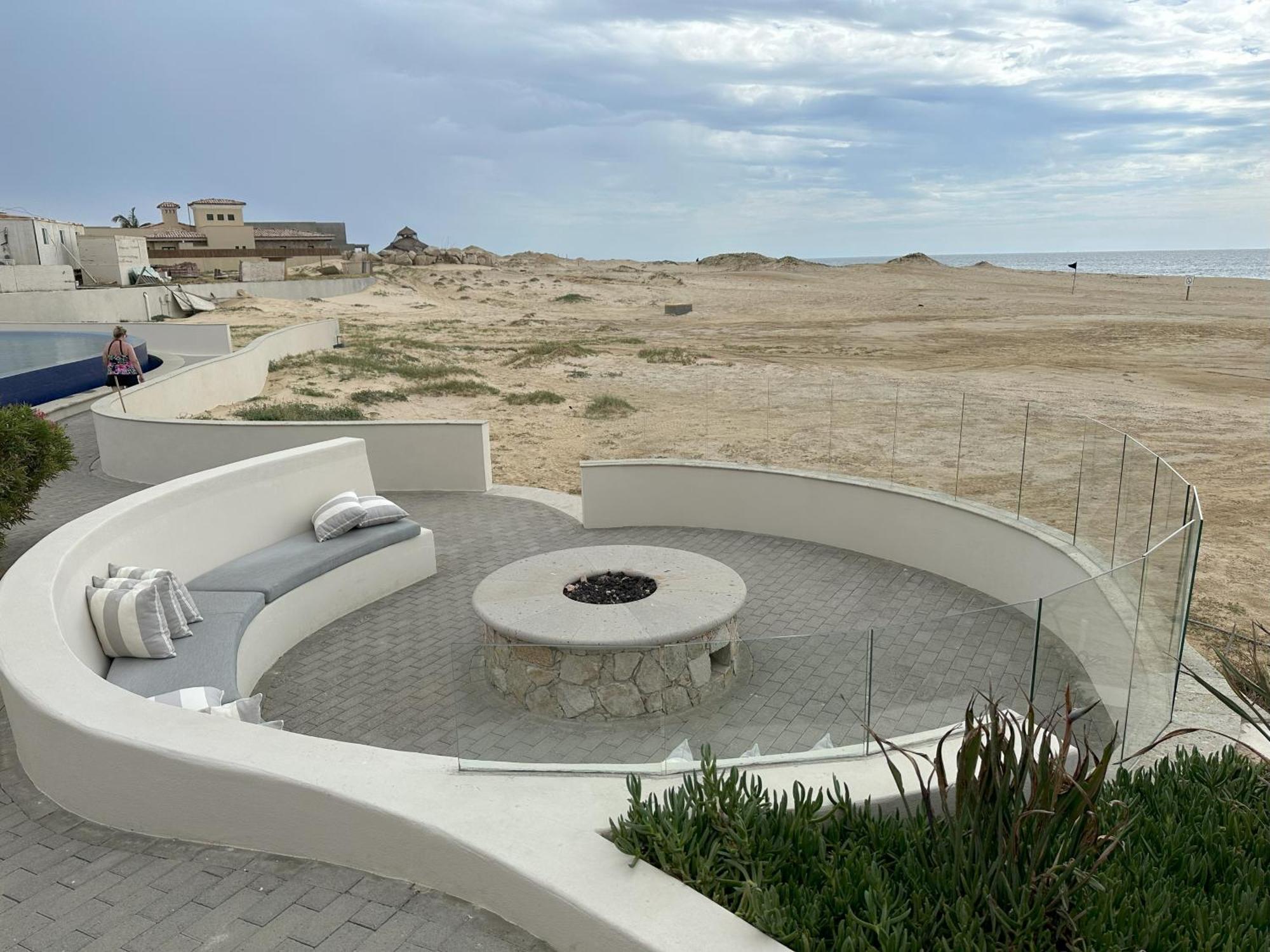 Beachfront Luxury In Exclusive Diamante Golf