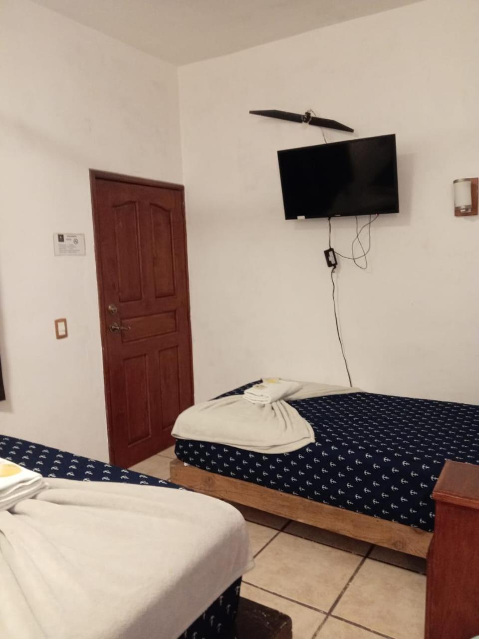Colonos Cabos Hotel 3*