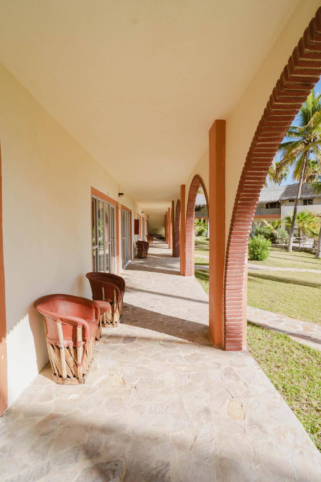 Hotel Rancho Buenavista 3*