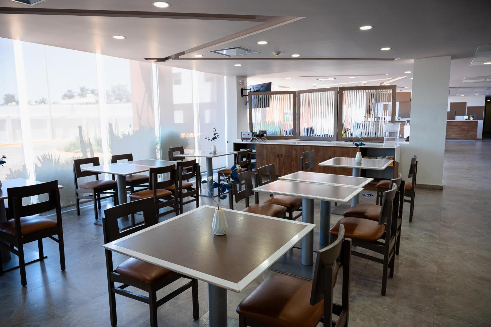 Comfort Inn&suites Cabos 4*