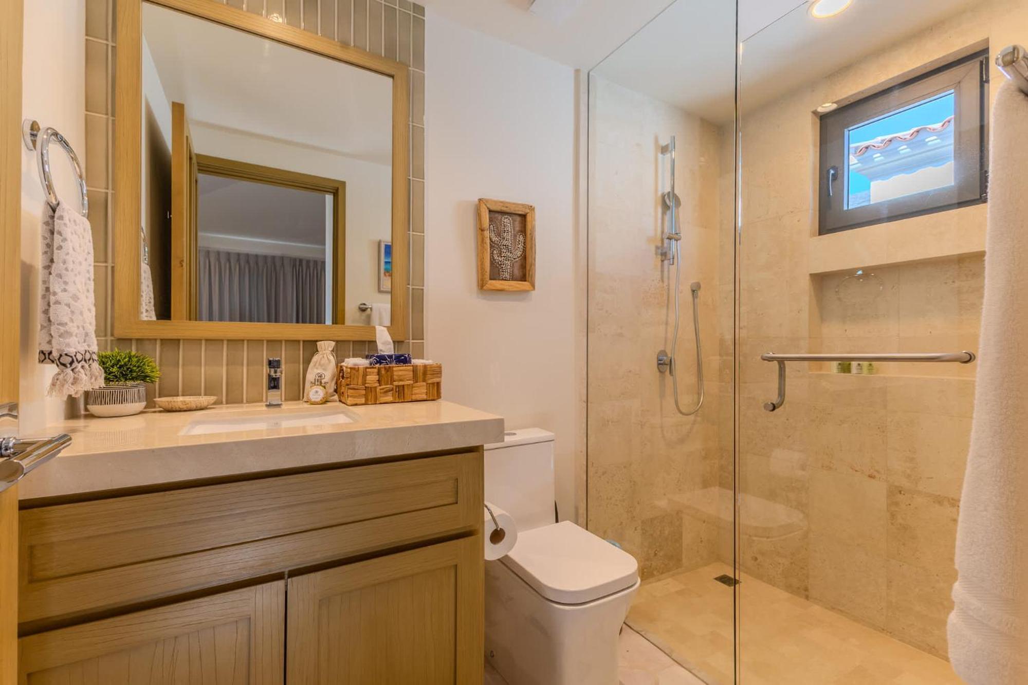 Golf Ocean Views & Pure Luxury Await Holiday home