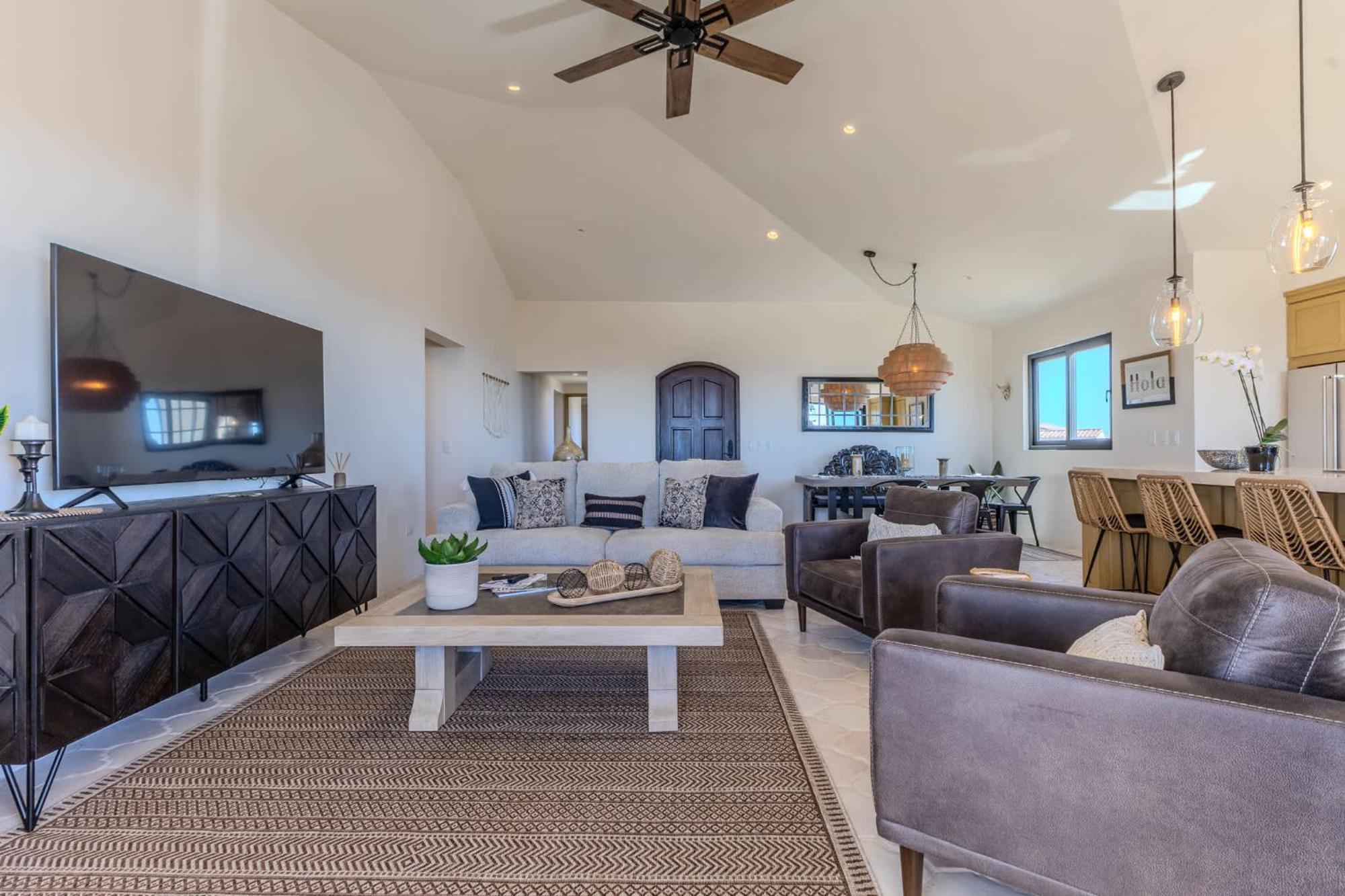 Golf Ocean Views & Pure Luxury Await Holiday home