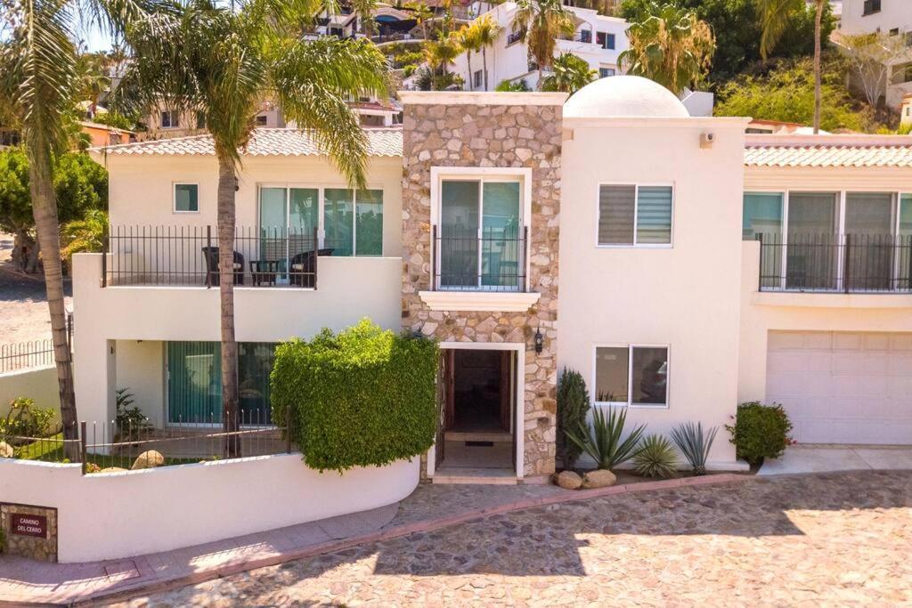 Cola De Ballena In Exclusive El Pedregal At Cabo's Downtown Villa *