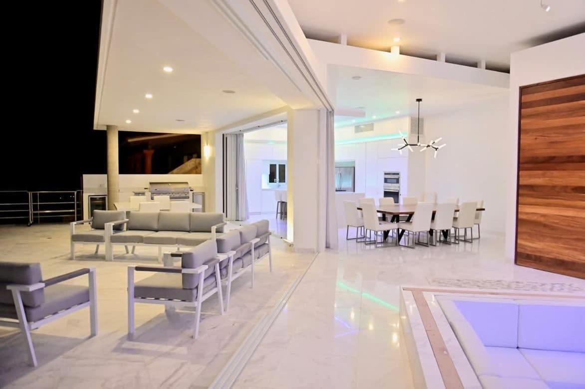 Villa Tanzanita De Law By The Agency Baja