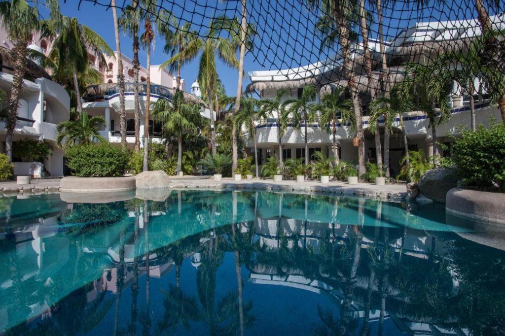 Club Cascadas De Baja Resort 3*