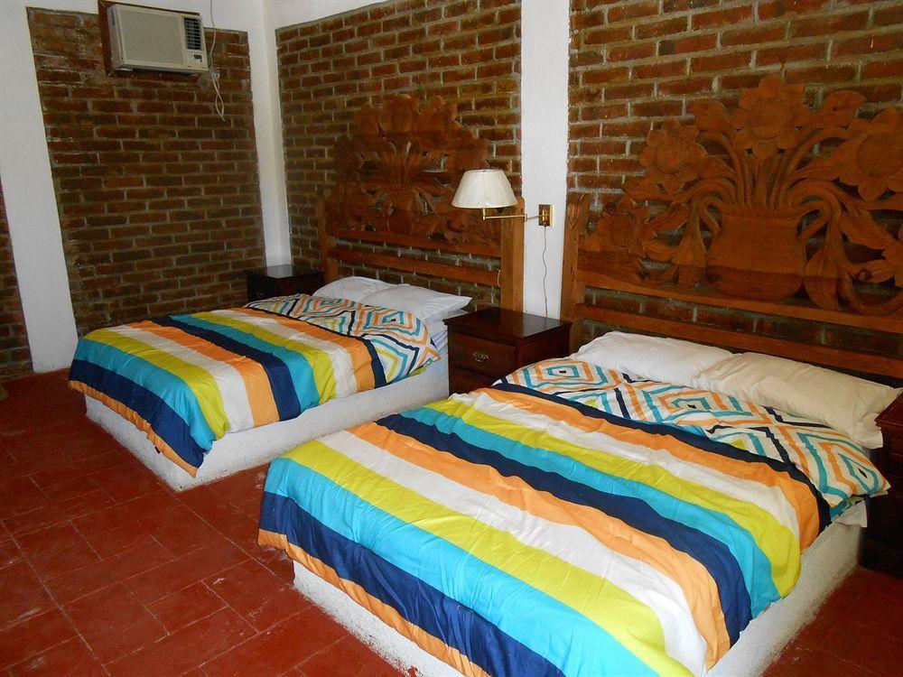Bajas Cactus Hostal *