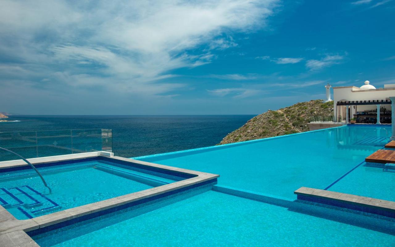 Vista Encantada & Residences, A La Carte Optional 5*