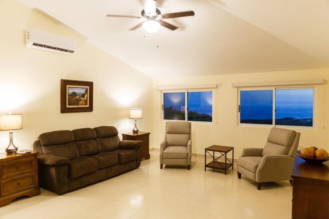 R&r Bottom Level 1 Bedroom By Casago Holiday home *