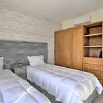 Luxe Cabo Casa With Own Rooftop Patio And Pool Access!