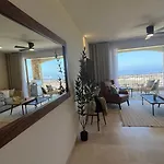 Beautyful And Stuning Condo 3Bd