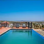 Luxurious Sol Marino Suite