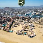 Oceanfront Condo With Private Balcony - Pool
