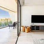 6-8 Guests - Mistiq Cabo