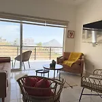 Condo Colins In Luxotica III 2-2