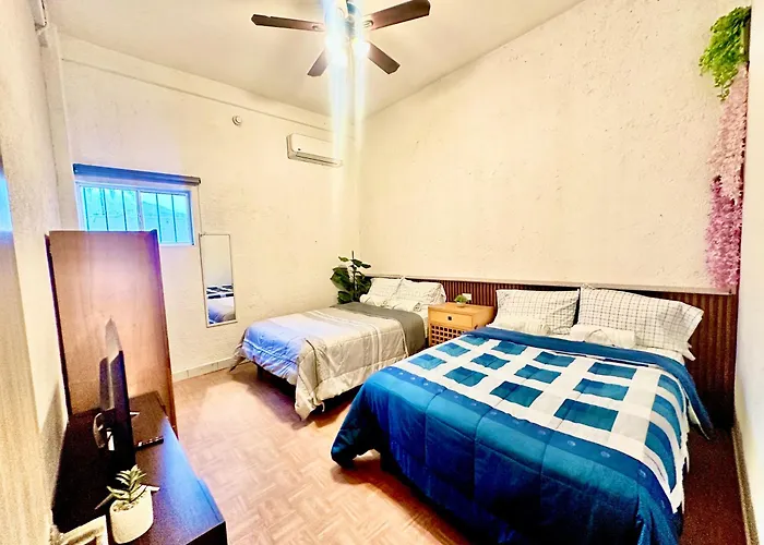 Departamento Centrico, 2 Habitaciones , 4 Camas Matrimoniales, 1 Bano Completo, 1 Estacionamiento
