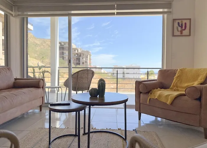 Condo Colins In Luxotica III 2-2
