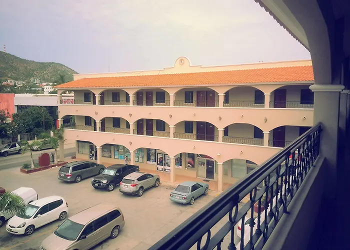 Hotel Plaza Los Arcos