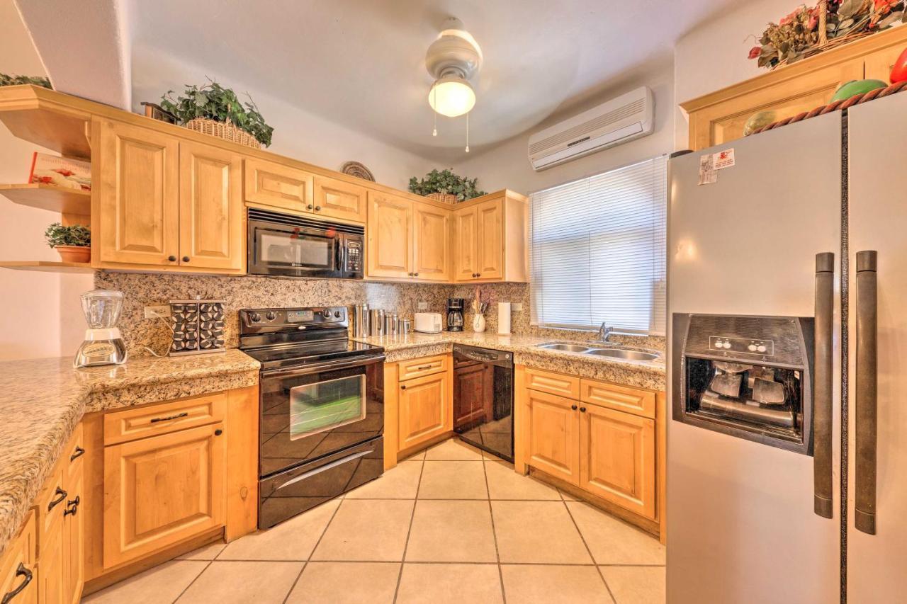 Chic Getaway Less Than 2 Miles To Beaches! Apartment