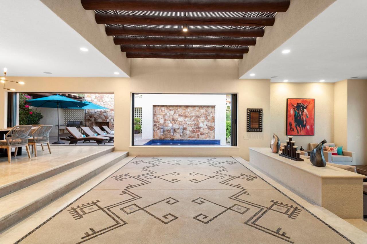 Contemporary With 2 Pools, Walking Distance To And Butler Included Pousada Cabo San Lucas