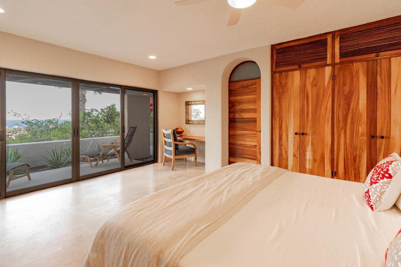 Contemporary With 2 Pools, Walking Distance To And Butler Included Pousada *