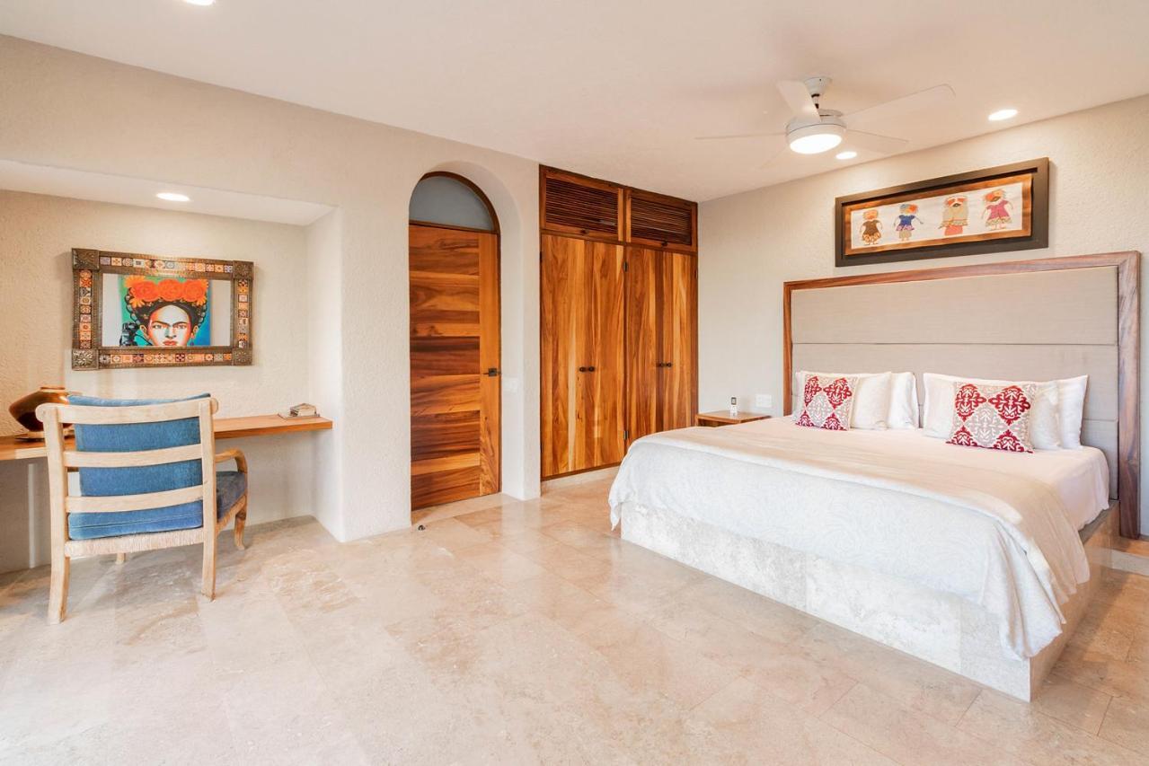 Contemporary With 2 Pools, Walking Distance To And Butler Included Pousada *