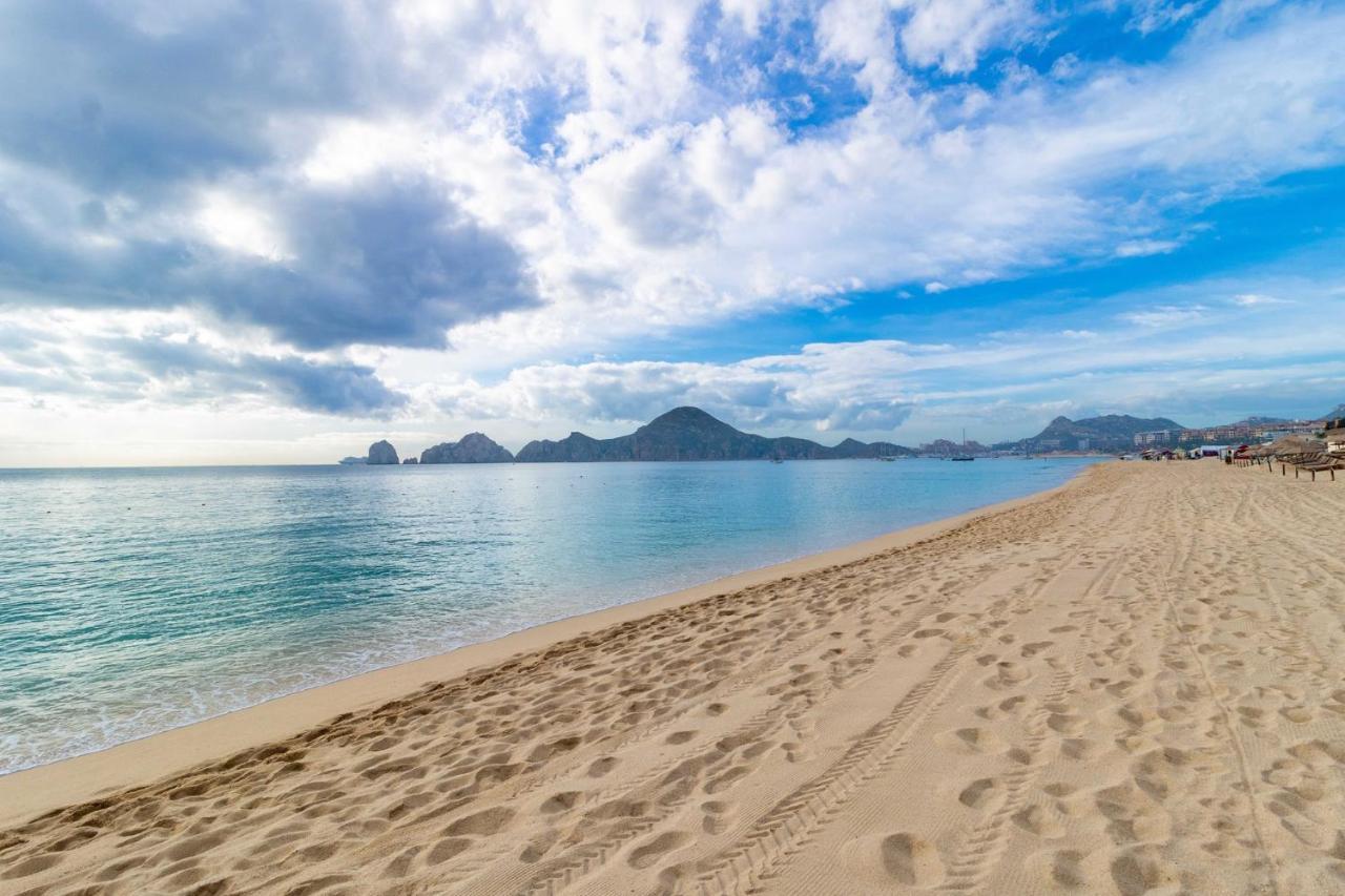 Aparthotel Gorgeous Villa In Cabo With Ocean And Lands End View, Private Swimmable Beach, Pools, Sleeps 8 Cabo San Lucas