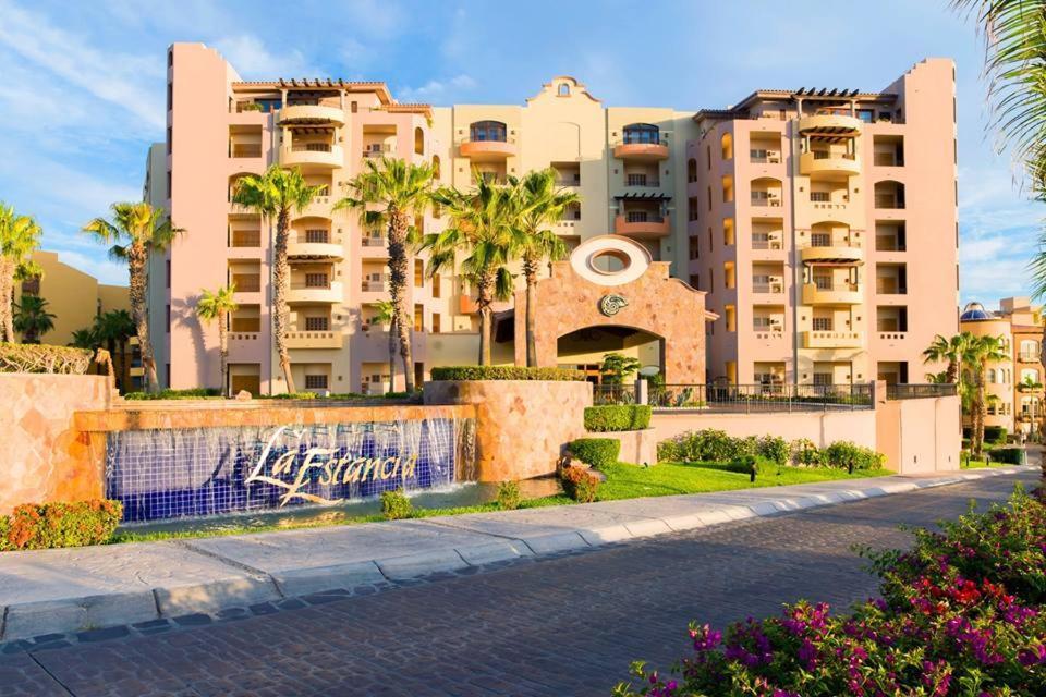 Gorgeous Villa In Cabo With Ocean And Lands End View, Private Swimmable Beach, Pools, Sleeps 8 *