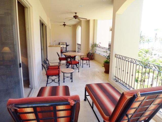 Gorgeous Villa In Cabo With Ocean And Lands End View, Private Swimmable Beach, Pools, Sleeps 8