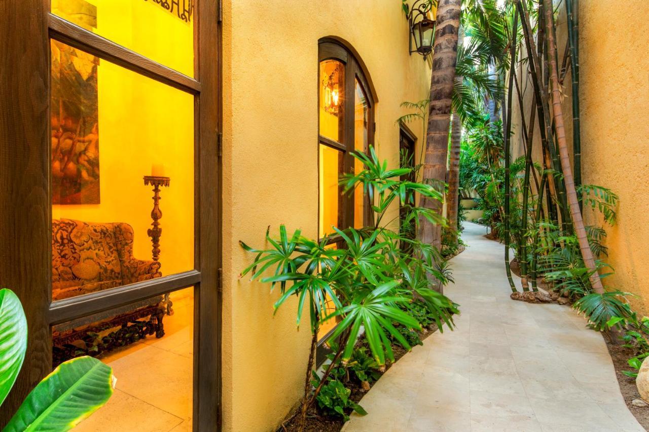 Villa Exquisite With Awesome Views & Staff In Pedregal!