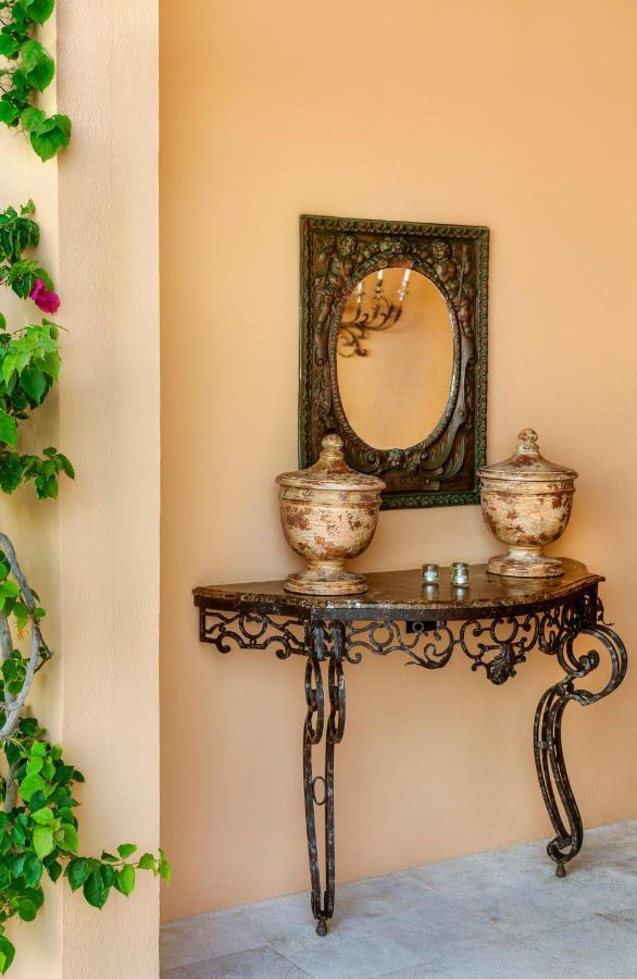 Exquisite With Awesome Views & Staff In Pedregal! Villa *