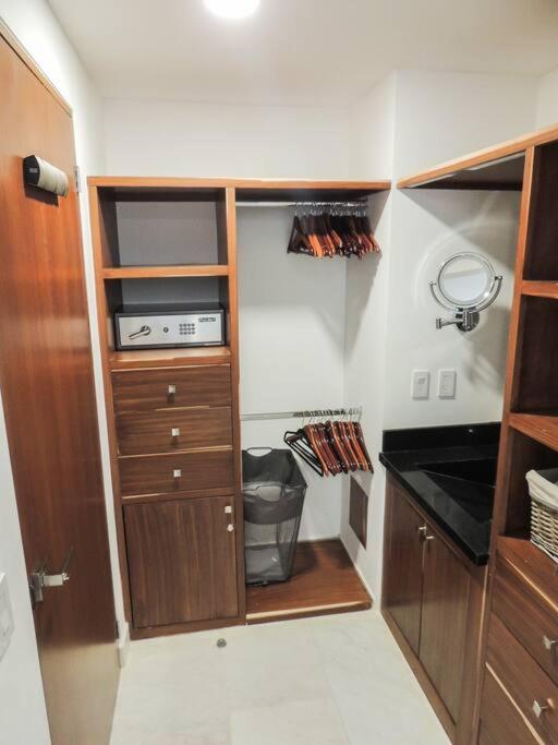 Apartment Beautiful Ocean View Condo, 3br 3.5 Bt *