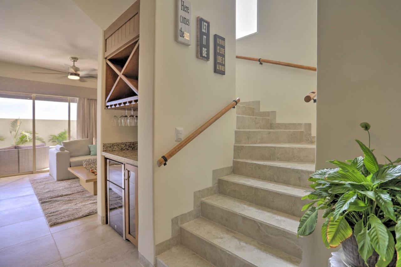 Luxe Cabo Casa With Own Rooftop Patio And Pool Access! Holiday home Cabo San Lucas