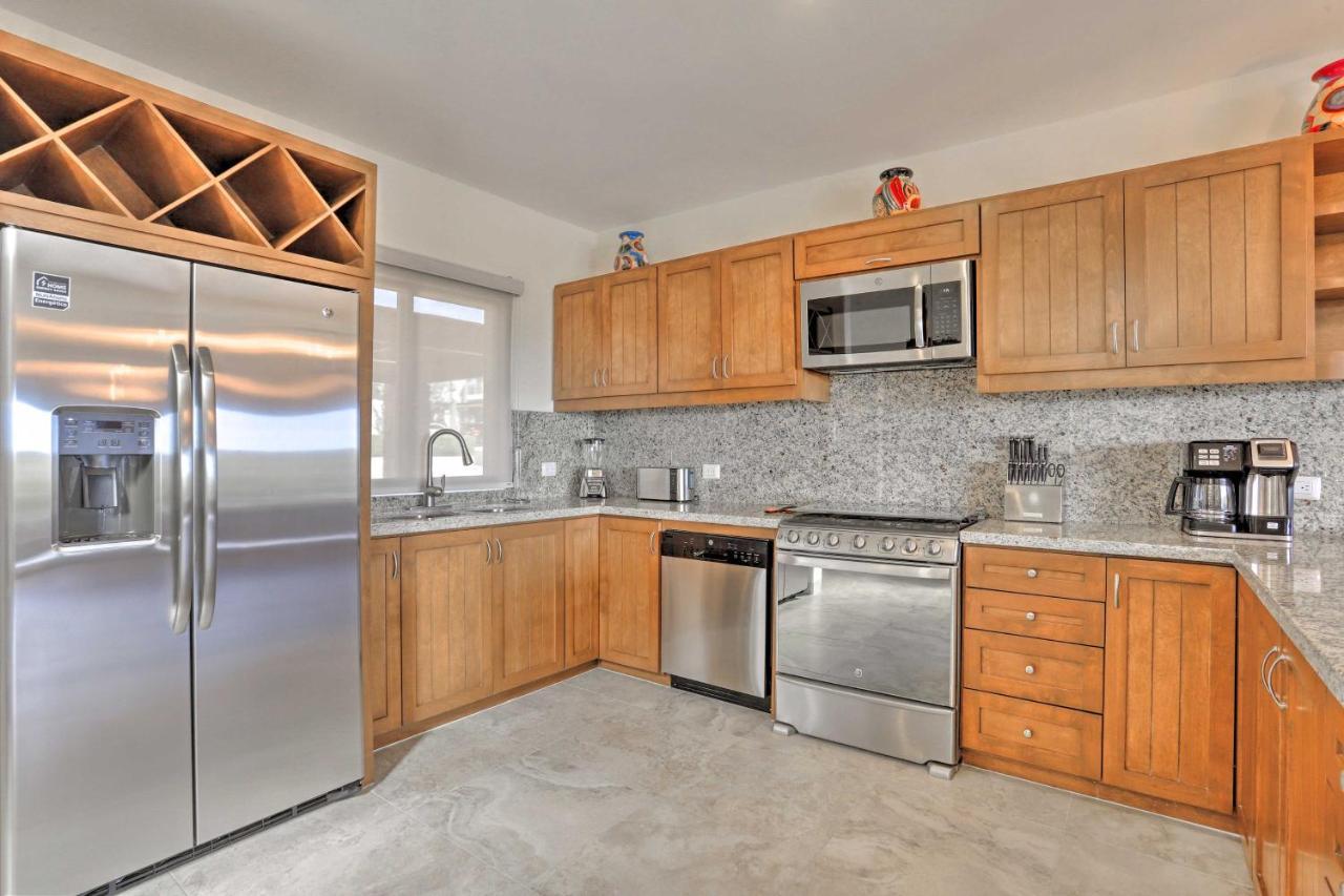 Luxe Cabo Casa With Own Rooftop Patio And Pool Access! Cabo San Lucas