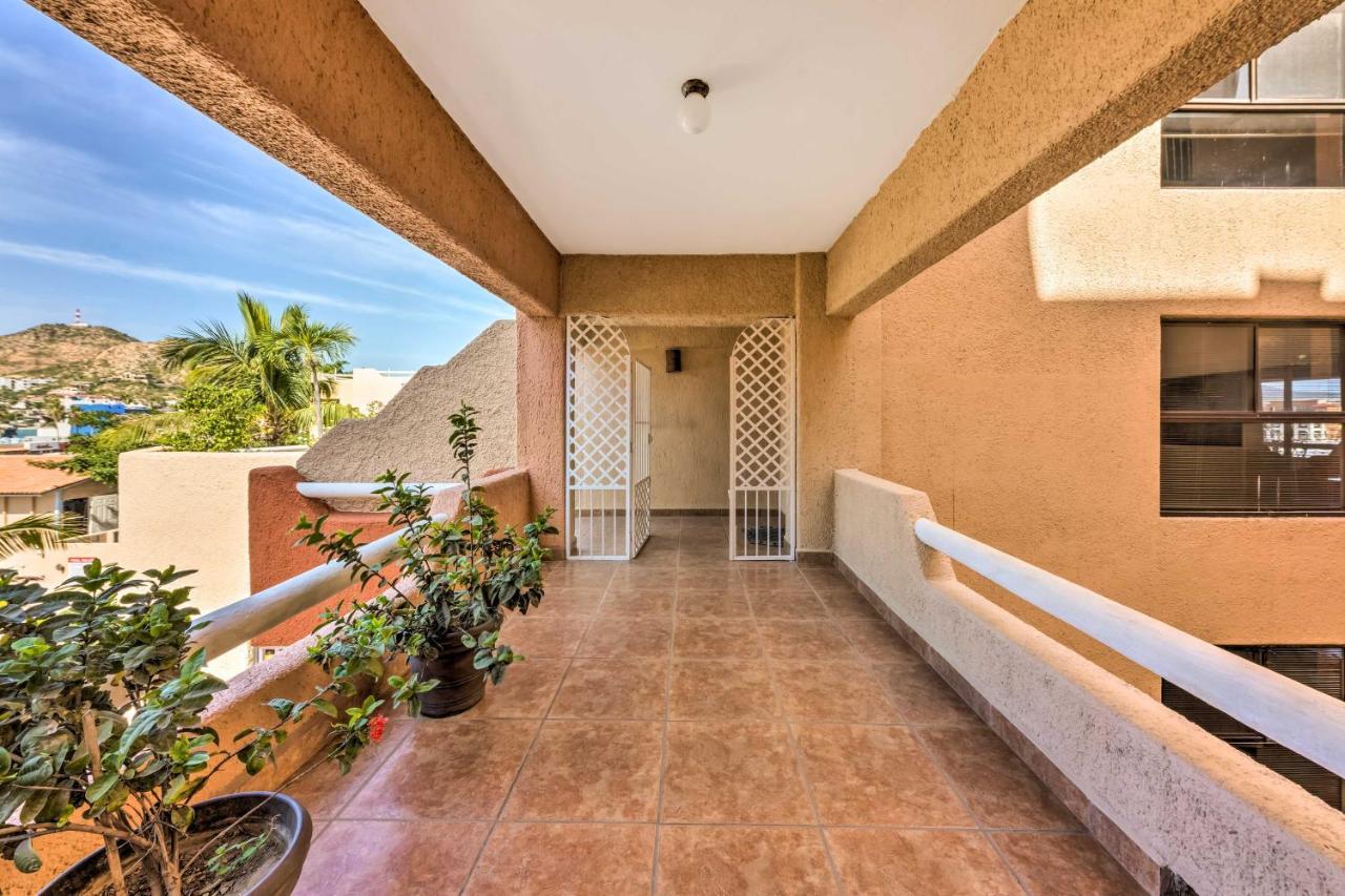 Chic Getaway Less Than 2 Miles To Beaches!