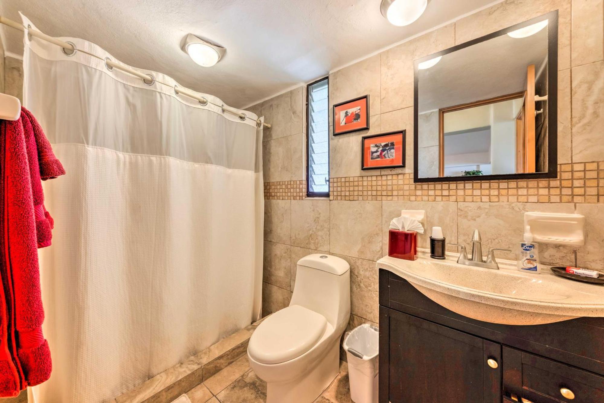 Apartment Chic Getaway Less Than 2 Miles To Beaches! Cabo San Lucas