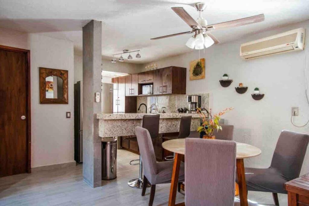 Cozy Downtown Apt. Walking Distance To The Beach. Apartment *