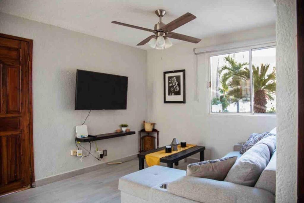 Cozy Downtown Apt. Walking Distance To The Beach. Apartment *